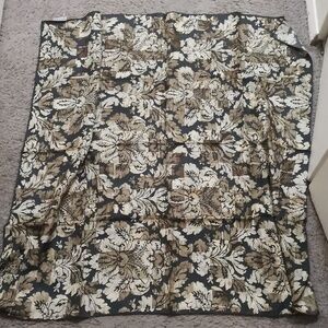  Oscar de La Renta   Scarf Silk Square   36"x36"